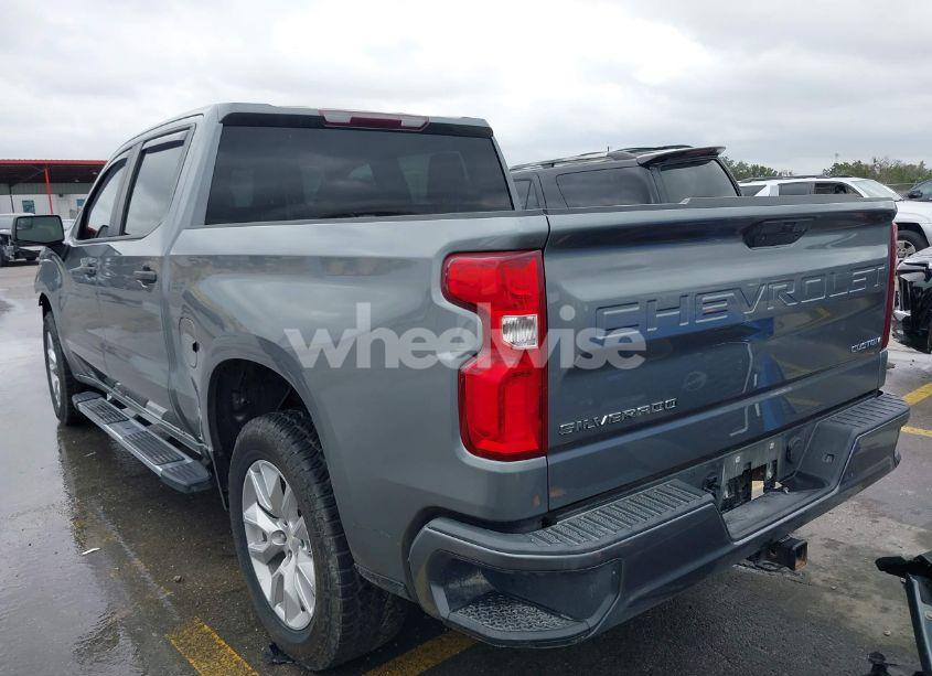 Photo 3 of 2019 Chevrolet Silverado 1500 CUSTOM (VIN 3GCPWBEH4KG227181)