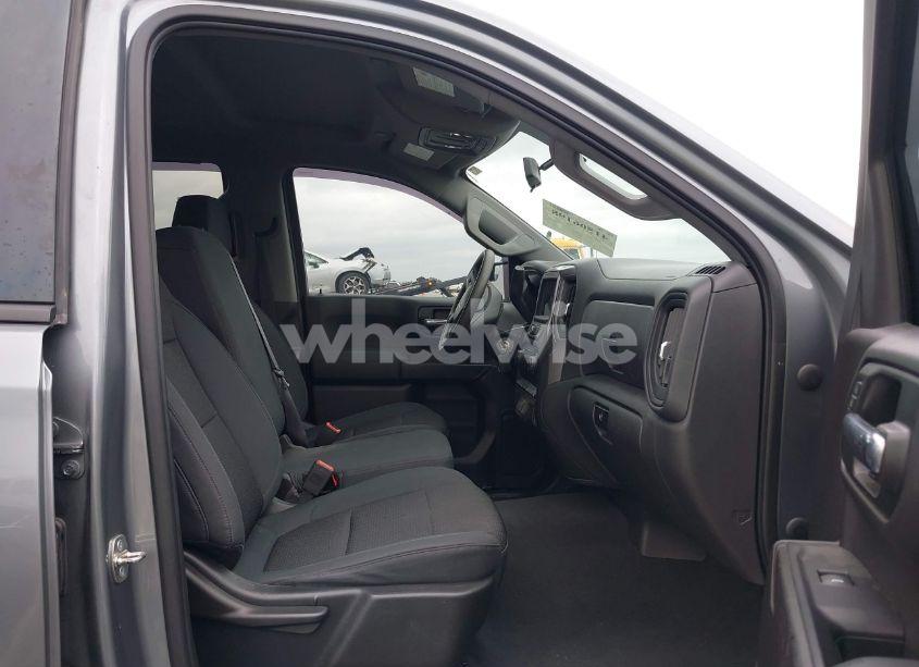 Photo 5 of 2019 Chevrolet Silverado 1500 CUSTOM (VIN 3GCPWBEH4KG227181)