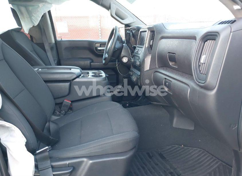 Photo 5 of 2021 Chevrolet Silverado 1500 2WD SHORT BED CUSTOM (VIN 3GCPWBEH4MG173383)