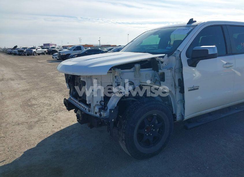 Photo 6 of 2020 Chevrolet Silverado 1500 2WD SHORT BED LT (VIN 3GCPWCED0LG189792)