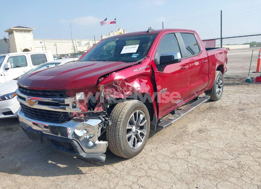 Photo 2 of 2020 Chevrolet Silverado 1500 2WD SHORT BED LT (VIN 3GCPWCED2LG272737)