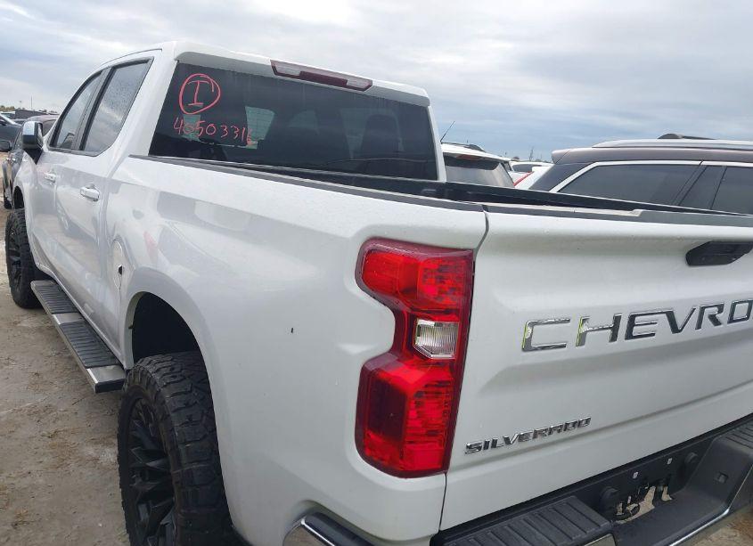 Photo 3 of 2021 Chevrolet Silverado 1500 2WD SHORT BED LT (VIN 3GCPWCED3MG153368)