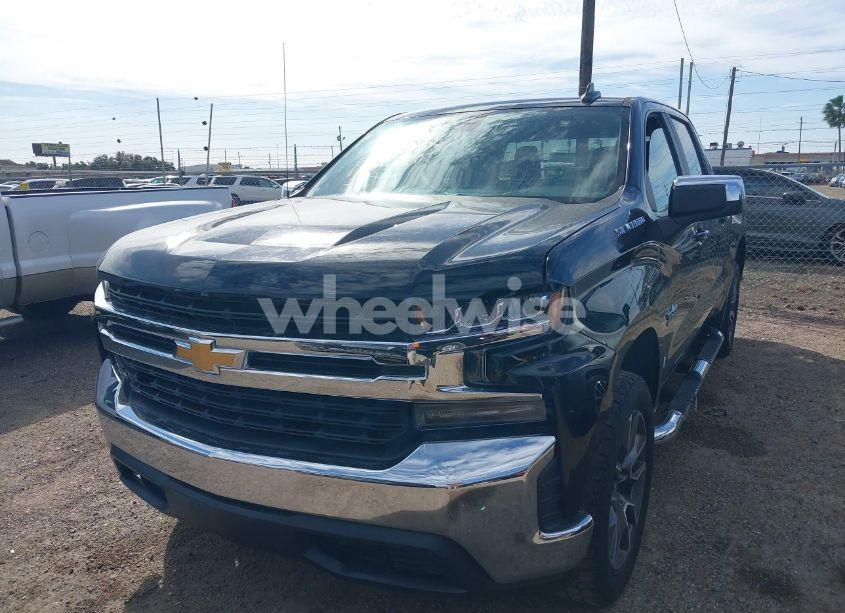 Photo 2 of 2019 Chevrolet Silverado 1500 LT (VIN 3GCPWCED4KG126404)