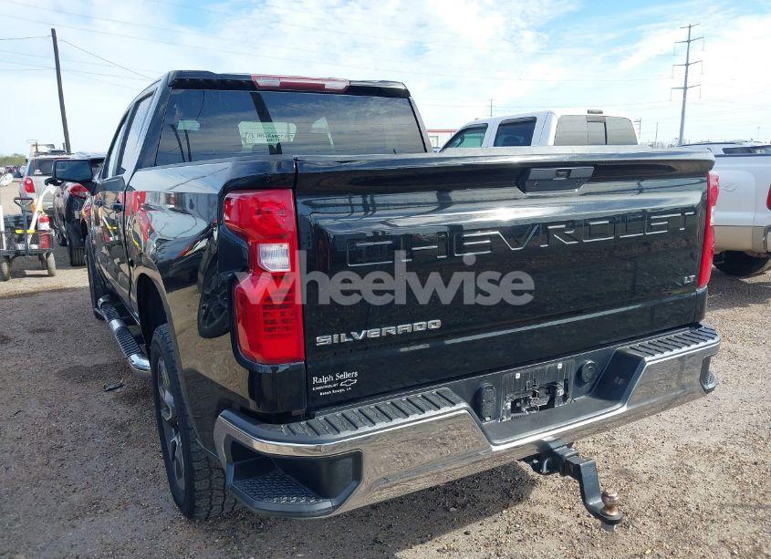 Photo 3 of 2019 Chevrolet Silverado 1500 LT (VIN 3GCPWCED4KG126404)