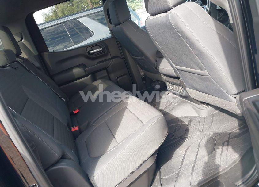 Photo 8 of 2019 Chevrolet Silverado 1500 LT (VIN 3GCPWCED4KG126404)