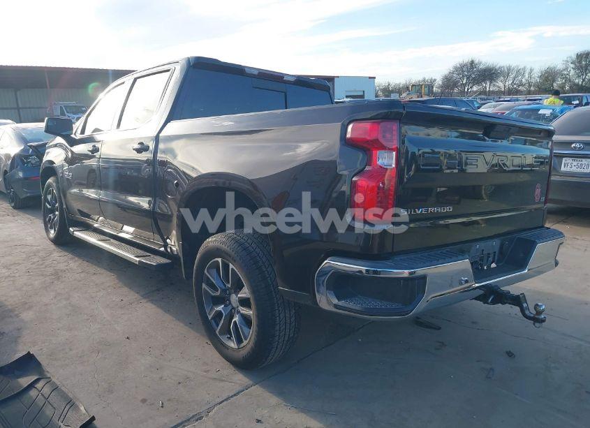 Photo 3 of 2019 Chevrolet Silverado 1500 LT (VIN 3GCPWCED4KG157393)