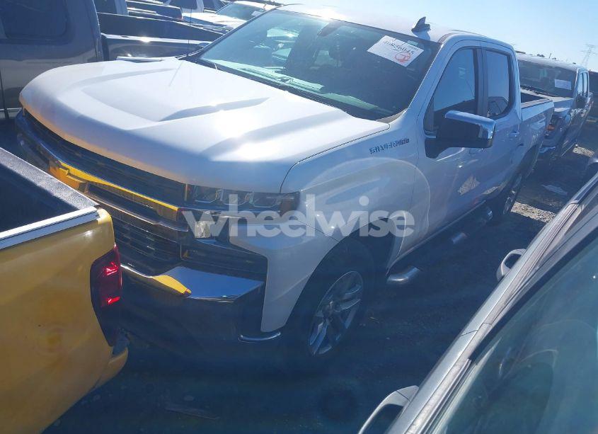 Photo 2 of 2019 Chevrolet Silverado 1500 LT (VIN 3GCPWCED4KG220587)