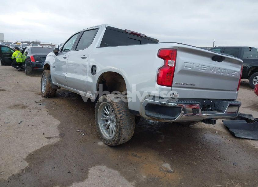 Photo 3 of 2021 Chevrolet Silverado 1500 2WD SHORT BED LT (VIN 3GCPWCED5MG219371)