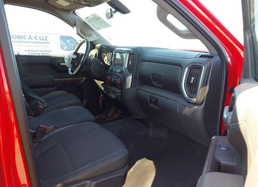 Photo 5 of 2019 Chevrolet Silverado 1500 LT (VIN 3GCPWCED6KG246642)