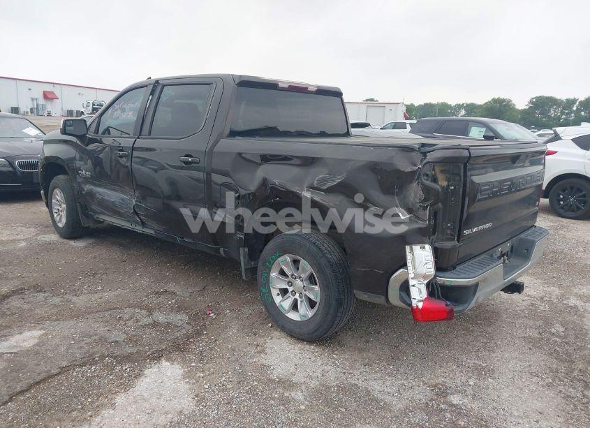Photo 3 of 2019 Chevrolet Silverado 1500 LT (VIN 3GCPWCEDXKG167765)