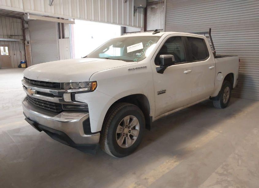 Photo 2 of 2019 Chevrolet Silverado 1500 LT (VIN 3GCPWCEDXKG195582)