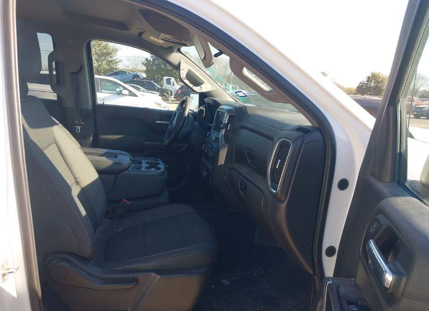 Photo 5 of 2019 Chevrolet Silverado 1500 LT (VIN 3GCPWCEDXKG195582)