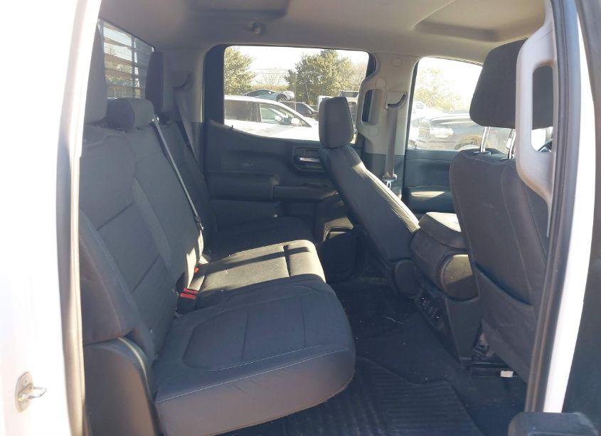 Photo 8 of 2019 Chevrolet Silverado 1500 LT (VIN 3GCPWCEDXKG195582)