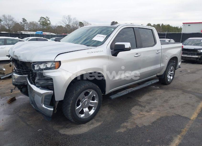 Photo 2 of 2019 Chevrolet Silverado 1500 LT (VIN 3GCPWCEDXKG257563)