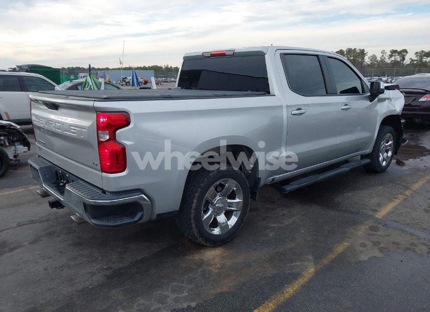 Photo 4 of 2019 Chevrolet Silverado 1500 LT (VIN 3GCPWCEDXKG257563)