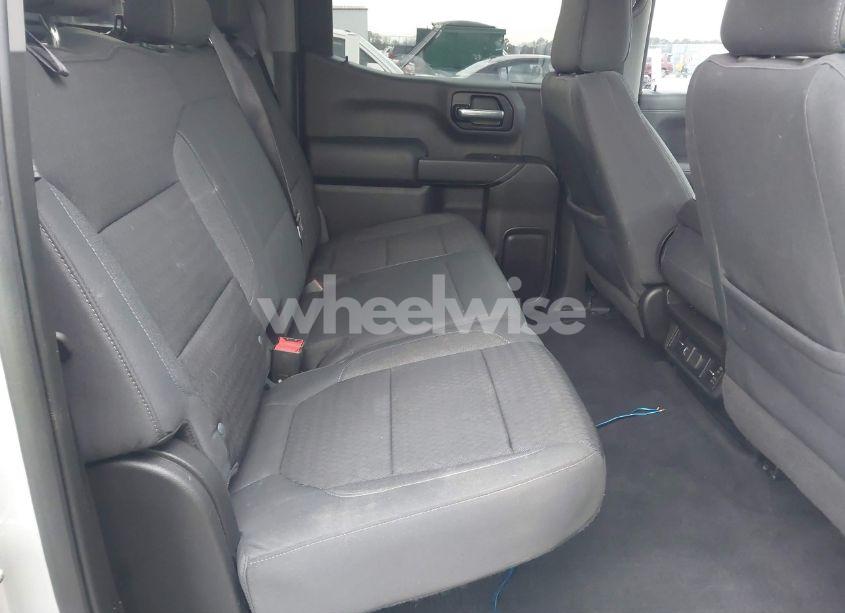 Photo 8 of 2019 Chevrolet Silverado 1500 LT (VIN 3GCPWCEDXKG257563)