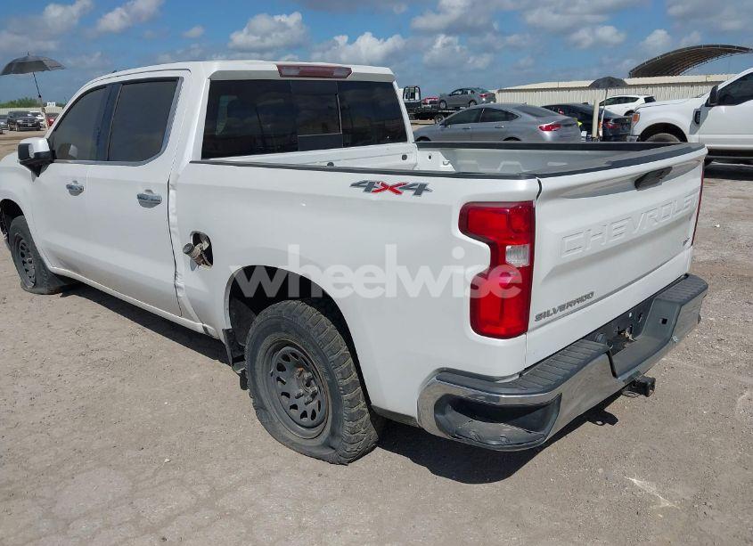 Photo 3 of 2020 Chevrolet Silverado 1500 2WD SHORT BED LT (VIN 3GCPWCEDXLG320419)