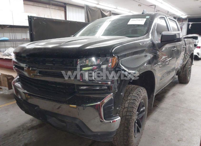 Photo 2 of 2019 Chevrolet Silverado 1500 LT (VIN 3GCPWCEK2KG208291)