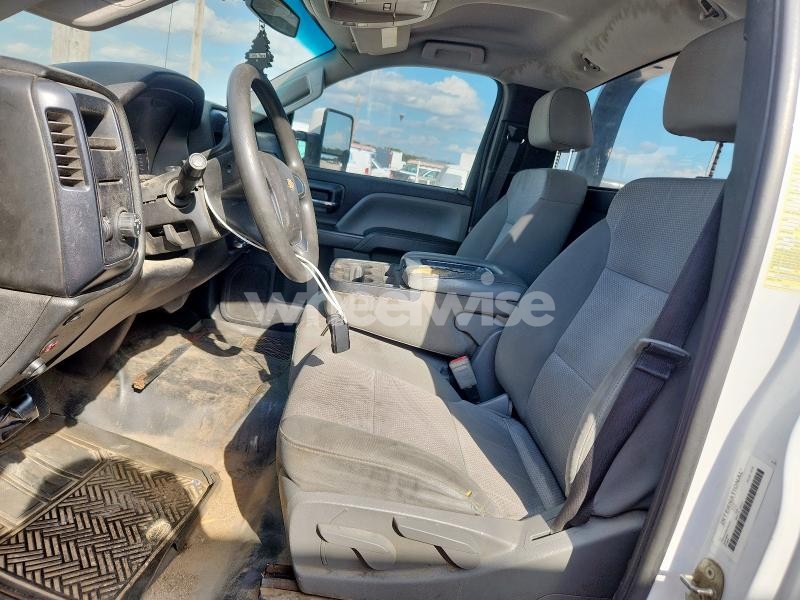 Photo 5 of 2019 CHEVROLET SILVERADO - DELIVERY TRUCK N/A (VIN 3GCPWDED0KG159714)
