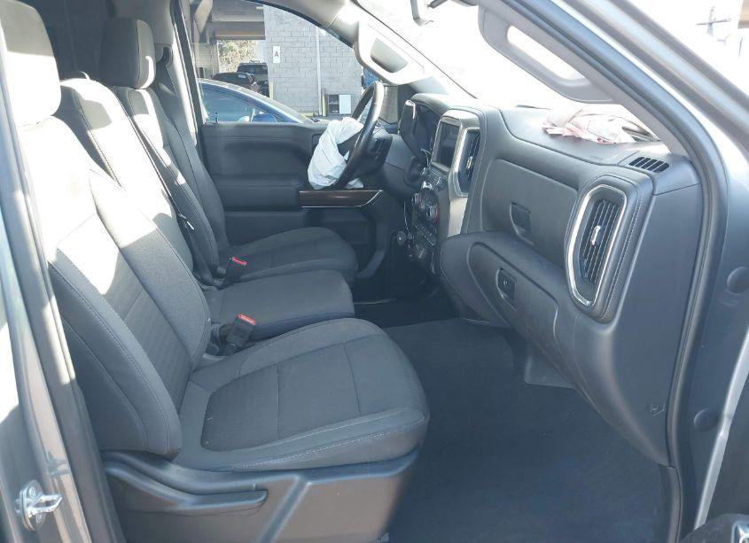 Photo 5 of 2019 Chevrolet Silverado 1500 RST (VIN 3GCPWDED3KG226399)