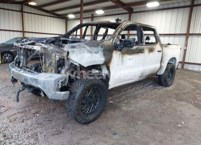 Photo 2 of 2020 Chevrolet Silverado 1500 (VIN 3GCPYAEK2LG146505)