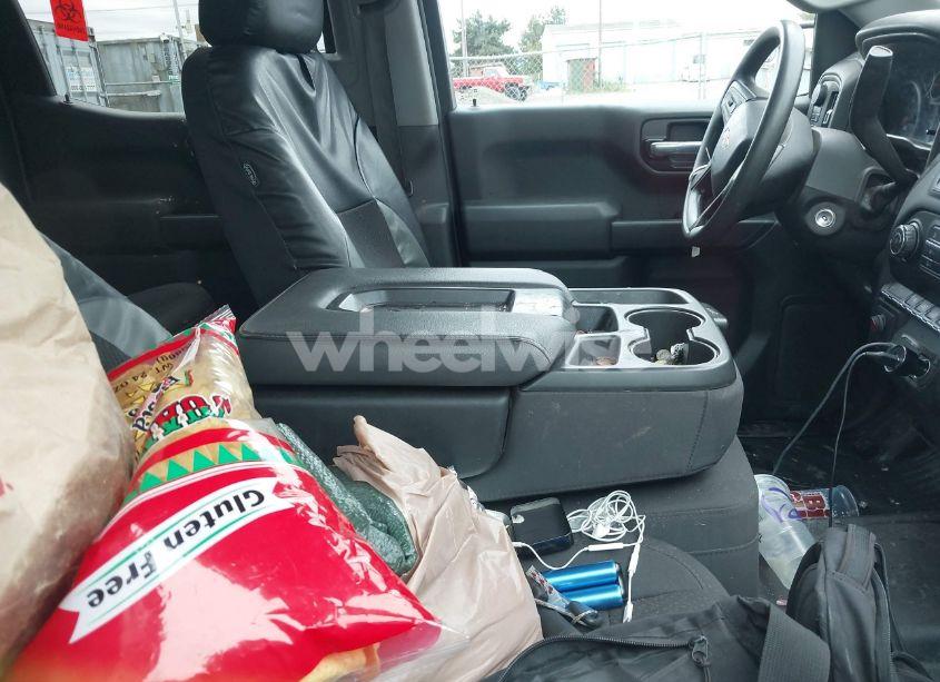 Photo 5 of 2020 Chevrolet Silverado 1500 4WD SHORT BED WT (VIN 3GCPYAEK2LG231196)