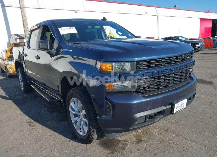 2020 Chevrolet Silverado 1500 4WD SHORT BED CUSTOM (VIN 3GCPYBEH3LG162335) main photo