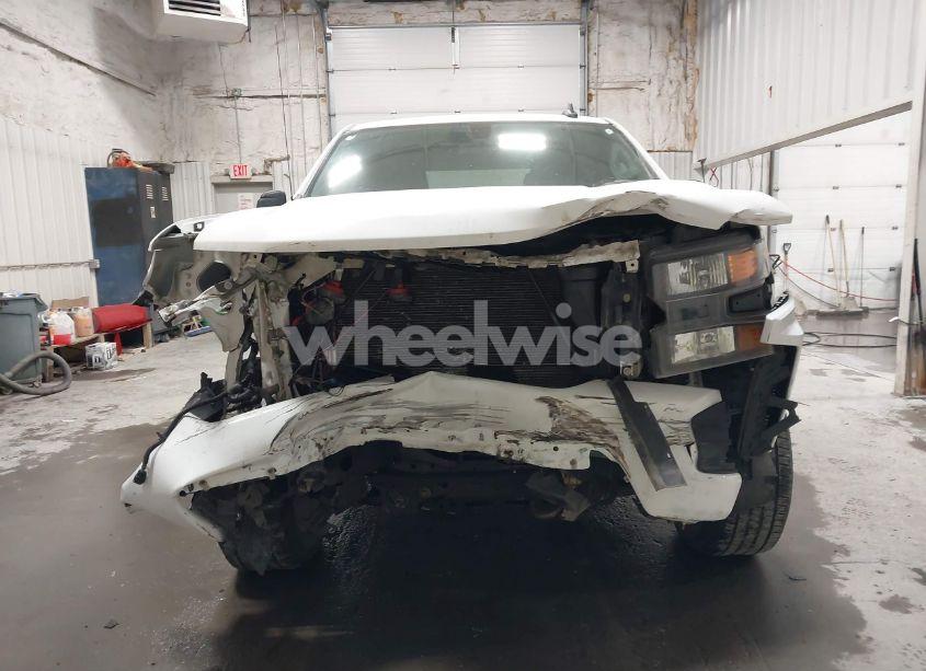 Photo 12 of 2019 Chevrolet Silverado 1500 CUSTOM (VIN 3GCPYBEH7KG167892)