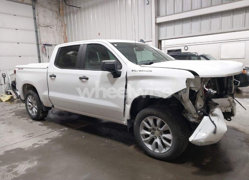 Photo 13 of 2019 Chevrolet Silverado 1500 CUSTOM (VIN 3GCPYBEH7KG167892)