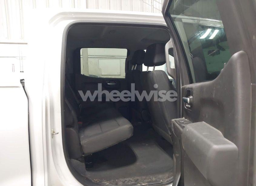 Photo 8 of 2019 Chevrolet Silverado 1500 CUSTOM (VIN 3GCPYBEH7KG167892)