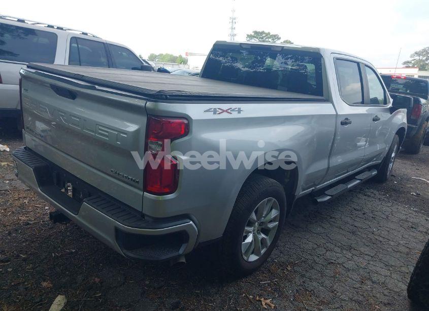 Photo 4 of 2019 Chevrolet Silverado 1500 CUSTOM (VIN 3GCPYBEH7KG216525)