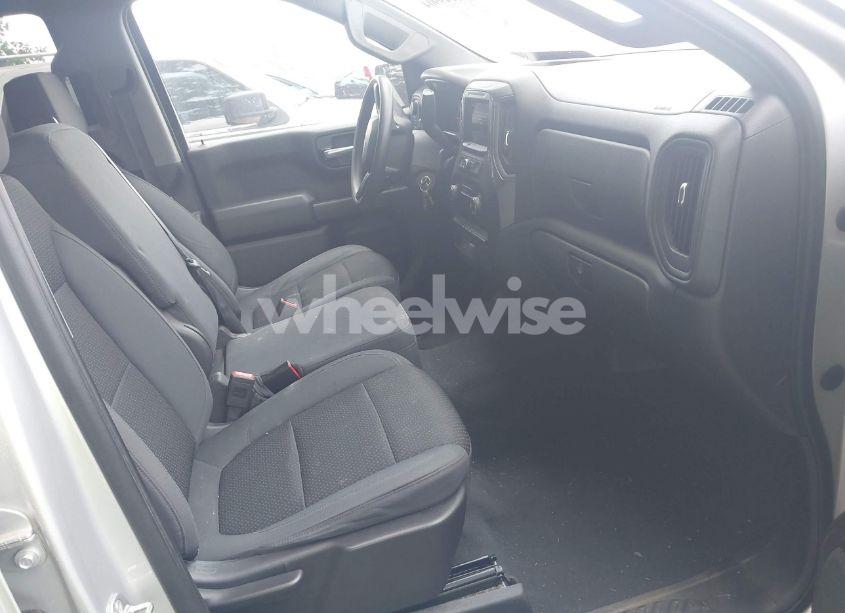 Photo 5 of 2019 Chevrolet Silverado 1500 CUSTOM (VIN 3GCPYBEH7KG216525)