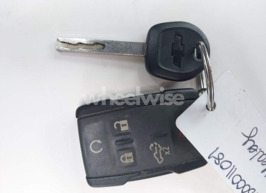 Photo 11 of 2020 Chevrolet Silverado 1500 4WD SHORT BED CUSTOM (VIN 3GCPYBEH7LG352655)