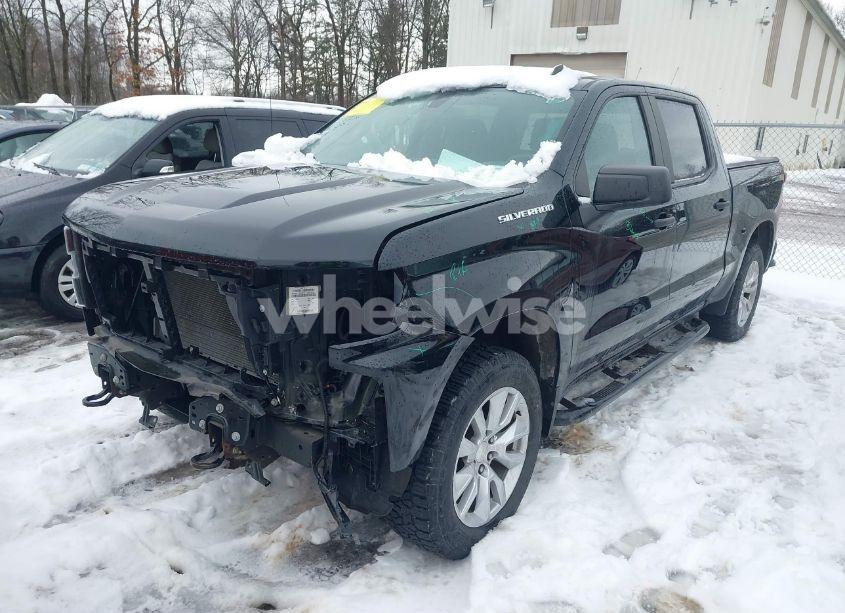 Photo 2 of 2020 Chevrolet Silverado 1500 4WD SHORT BED CUSTOM (VIN 3GCPYBEH7LG352655)