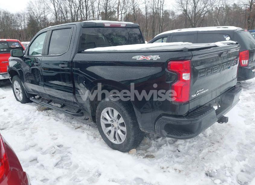 Photo 3 of 2020 Chevrolet Silverado 1500 4WD SHORT BED CUSTOM (VIN 3GCPYBEH7LG352655)