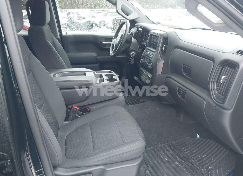 Photo 5 of 2020 Chevrolet Silverado 1500 4WD SHORT BED CUSTOM (VIN 3GCPYBEH7LG352655)