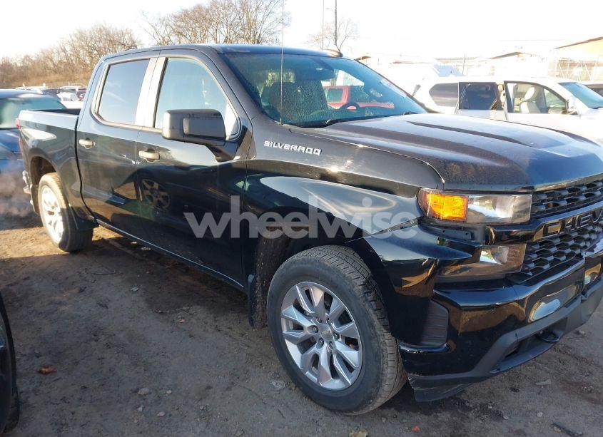 2020 Chevrolet Silverado 1500 4WD SHORT BED CUSTOM (VIN 3GCPYBEH8LG228961) main photo