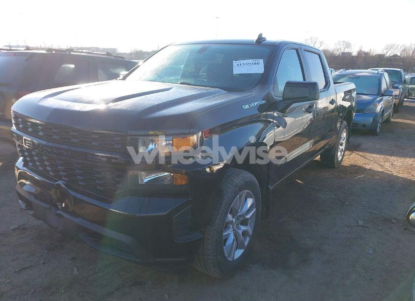 Photo 2 of 2020 Chevrolet Silverado 1500 4WD SHORT BED CUSTOM (VIN 3GCPYBEH8LG228961)