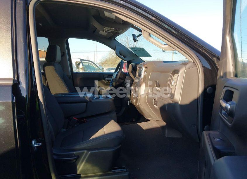 Photo 5 of 2020 Chevrolet Silverado 1500 4WD SHORT BED CUSTOM (VIN 3GCPYBEH8LG228961)