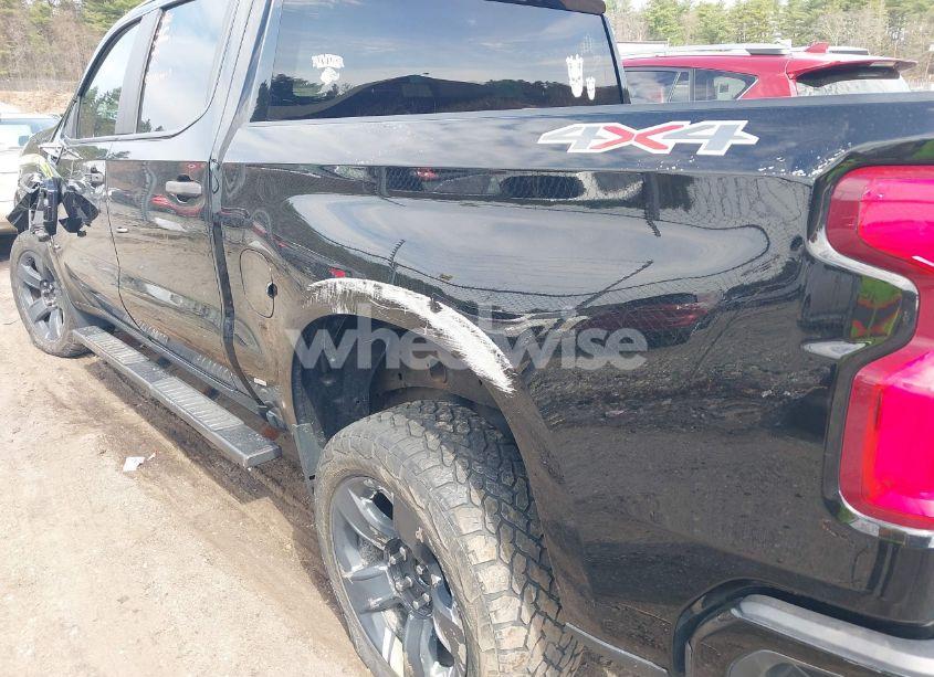 Photo 6 of 2021 Chevrolet Silverado 1500 4WD SHORT BED CUSTOM (VIN 3GCPYBEH9MG172952)