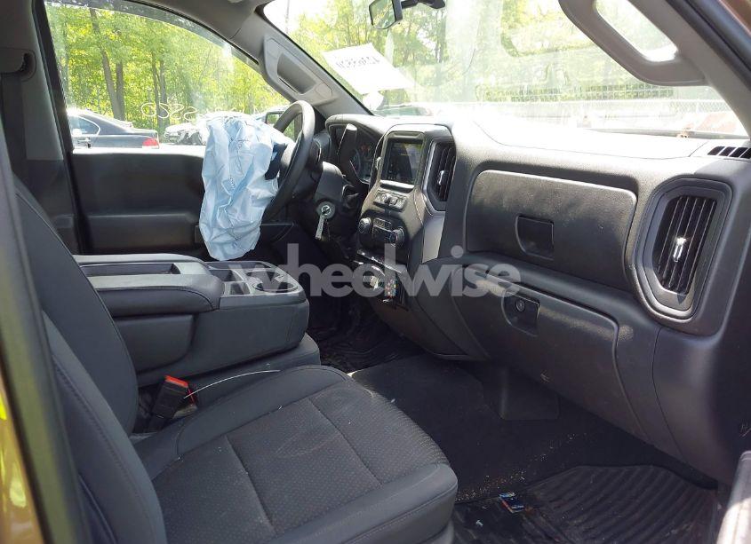 Photo 5 of 2019 Chevrolet Silverado 1500 CUSTOM (VIN 3GCPYBEHXKG241256)