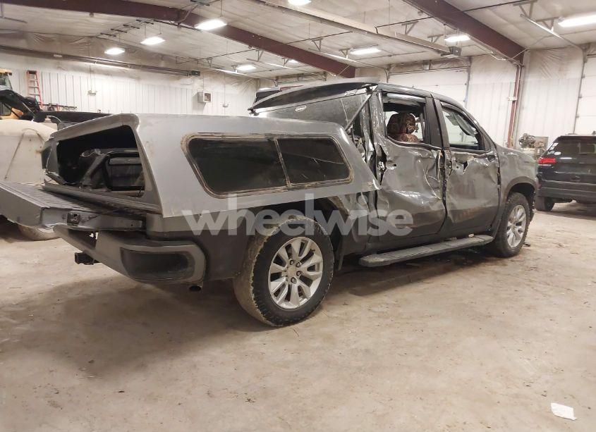 Photo 4 of 2021 Chevrolet Silverado 1500 CUSTOM (VIN 3GCPYBEK1MG325092)