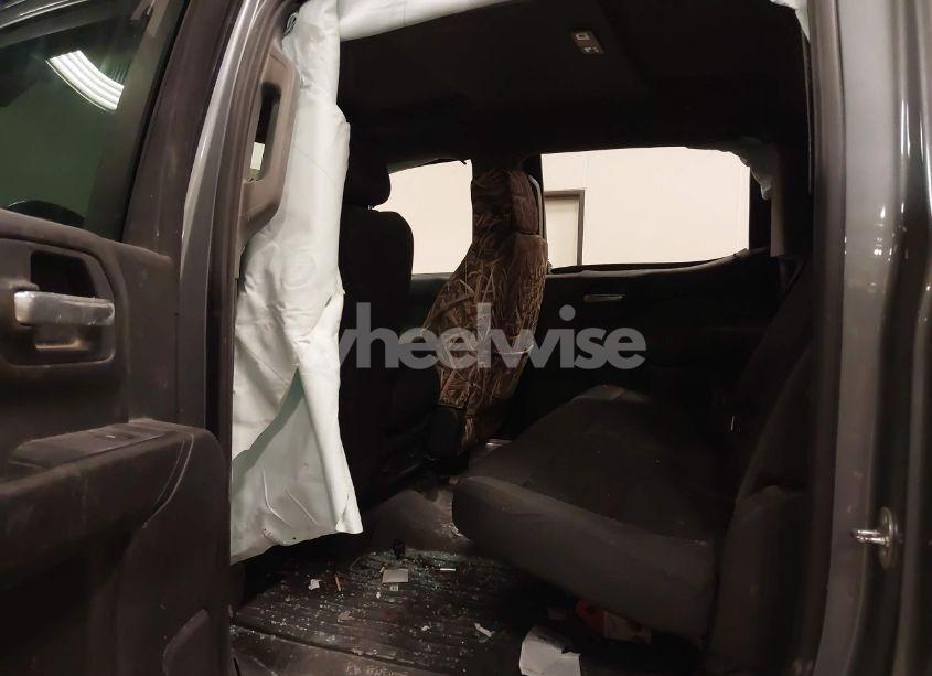 Photo 8 of 2021 Chevrolet Silverado 1500 CUSTOM (VIN 3GCPYBEK1MG325092)