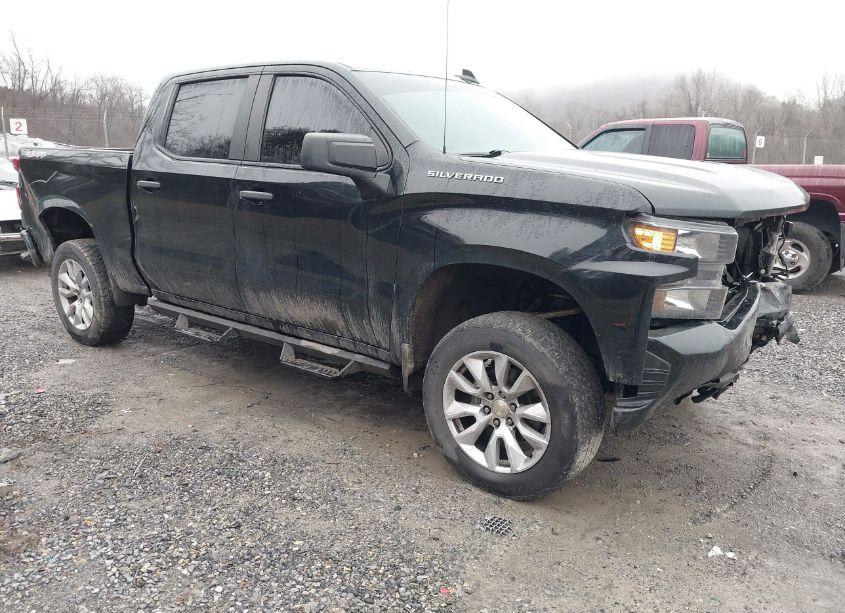 2020 Chevrolet Silverado 1500 4WD SHORT BED CUSTOM (VIN 3GCPYBEK2LG174472) main photo