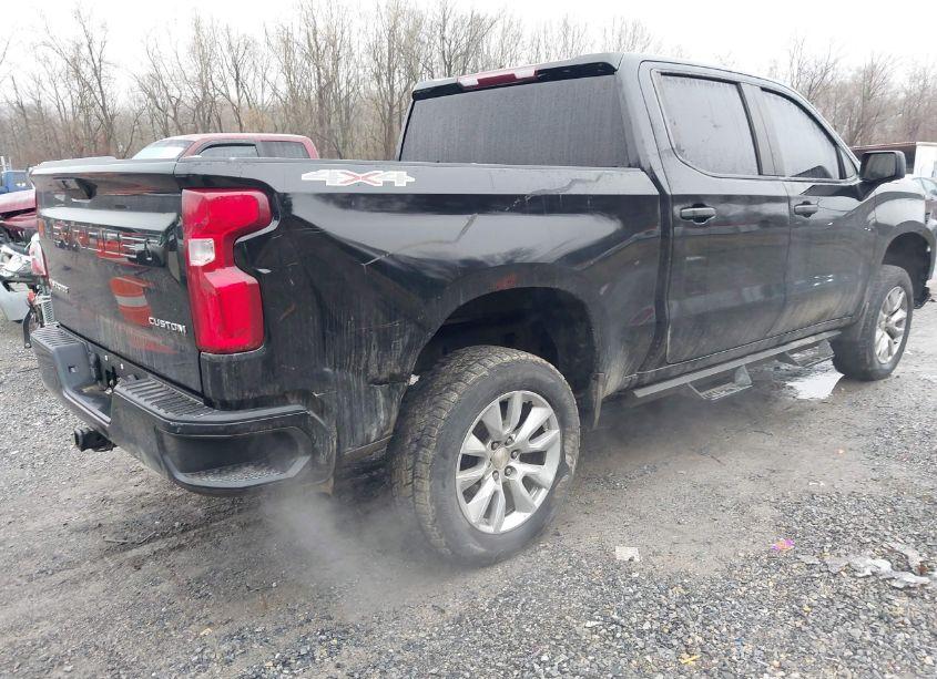 Photo 4 of 2020 Chevrolet Silverado 1500 4WD SHORT BED CUSTOM (VIN 3GCPYBEK2LG174472)