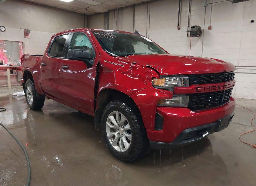 2021 Chevrolet Silverado 1500 4WD SHORT BED CUSTOM (VIN 3GCPYBEK2MG199812) main photo