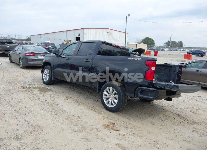 Photo 3 of 2020 Chevrolet Silverado 1500 4WD SHORT BED CUSTOM (VIN 3GCPYBEK3LG352700)