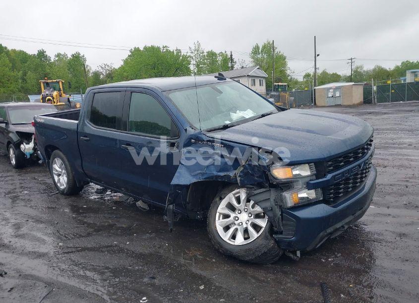 2021 Chevrolet Silverado 1500 4WD SHORT BED CUSTOM (VIN 3GCPYBEK3MG294668) main photo