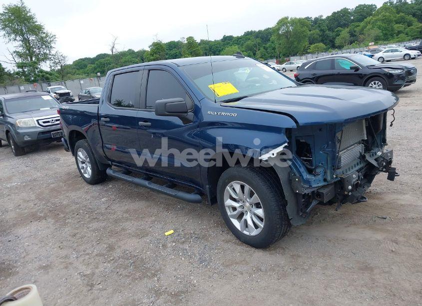 2021 Chevrolet Silverado 1500 4WD SHORT BED CUSTOM (VIN 3GCPYBEK3MG360149) main photo