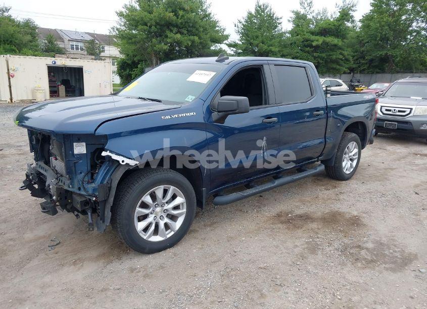 Photo 2 of 2021 Chevrolet Silverado 1500 4WD SHORT BED CUSTOM (VIN 3GCPYBEK3MG360149)